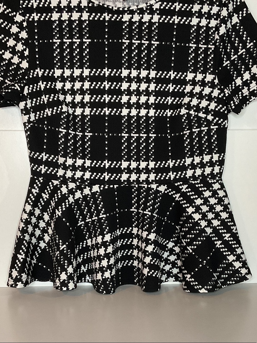 SHEIN Black and White Houndstooth Peplum Top